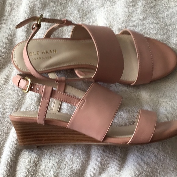 Ladies Cole Haan shoes 6 - Picture 2 of 4